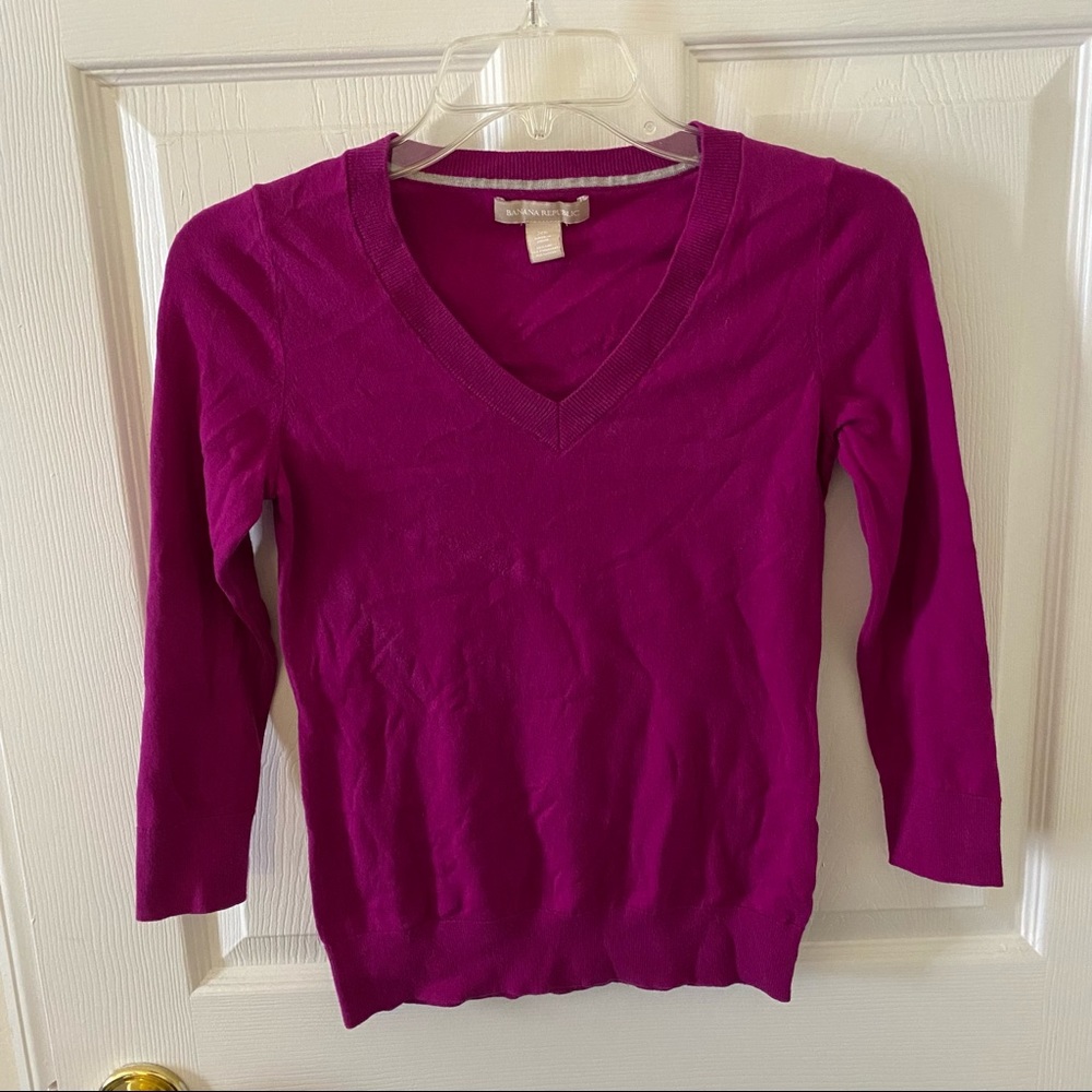 Banana Republic Light Weight V-Neck 3/4 Sleeve Sweater